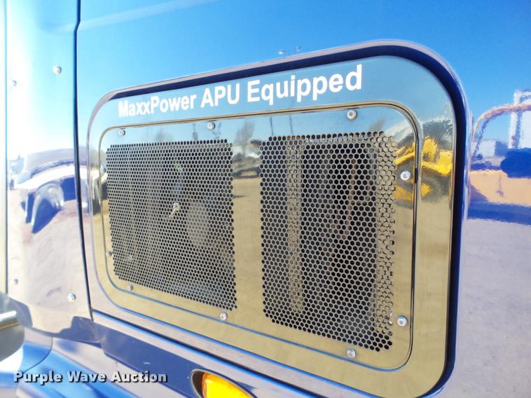 image for item BJ9275 2012 International ProStar Plus semi truck