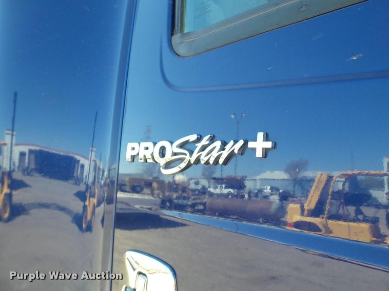 image for item BJ9275 2012 International ProStar Plus semi truck