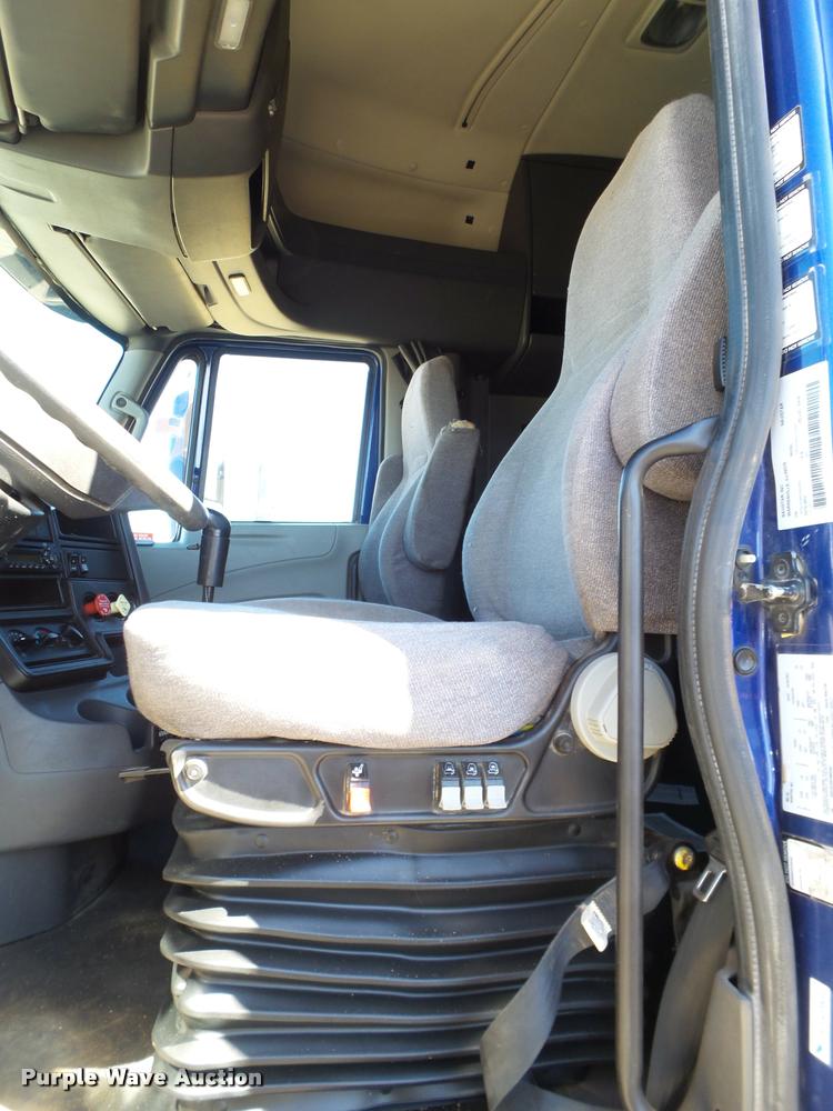 image for item BJ9275 2012 International ProStar Plus semi truck