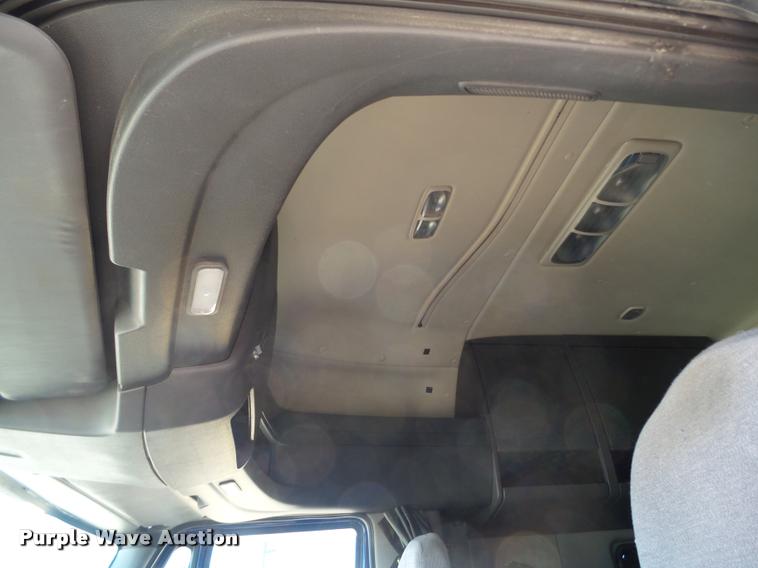 image for item BJ9275 2012 International ProStar Plus semi truck