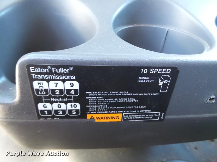 image for item BJ9275 2012 International ProStar Plus semi truck