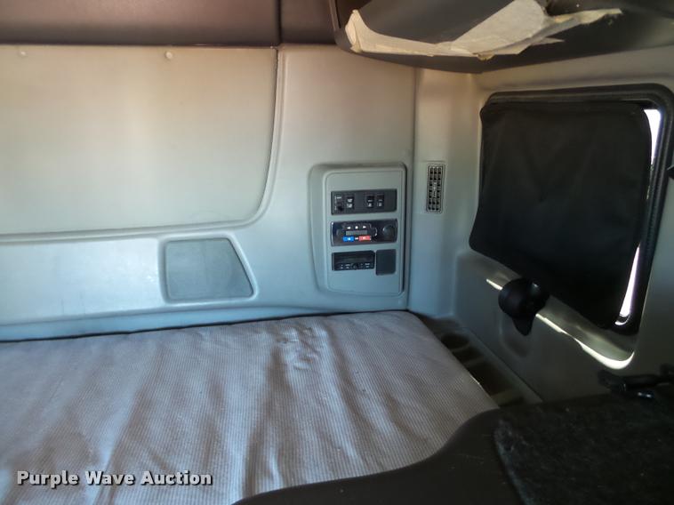 image for item BJ9275 2012 International ProStar Plus semi truck