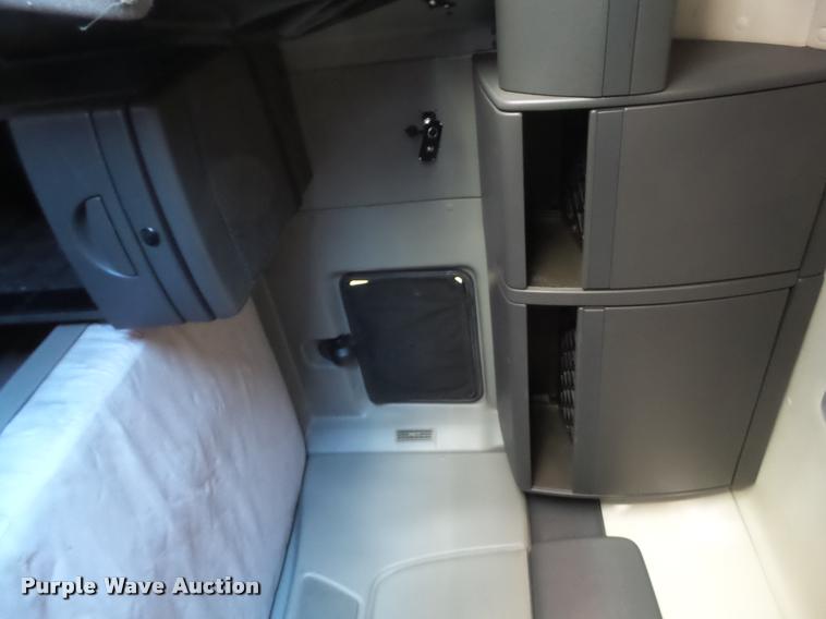 image for item BJ9275 2012 International ProStar Plus semi truck