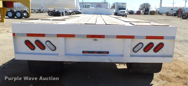 image for item BJ9276 1992 Oshkosh drop deck trailer