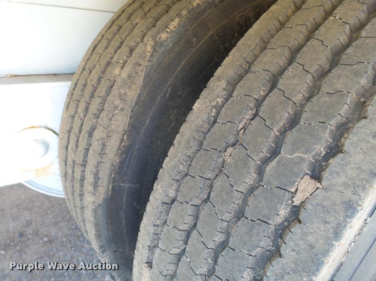 image for item BJ9276 1992 Oshkosh drop deck trailer