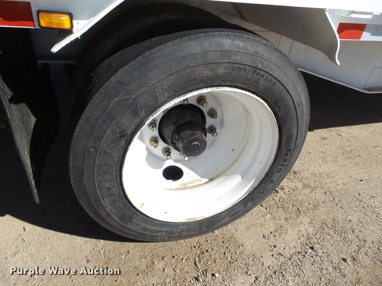 image for item BJ9276 1992 Oshkosh drop deck trailer