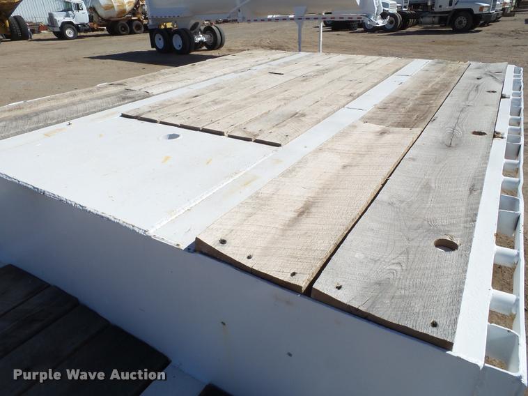 image for item BJ9276 1992 Oshkosh drop deck trailer