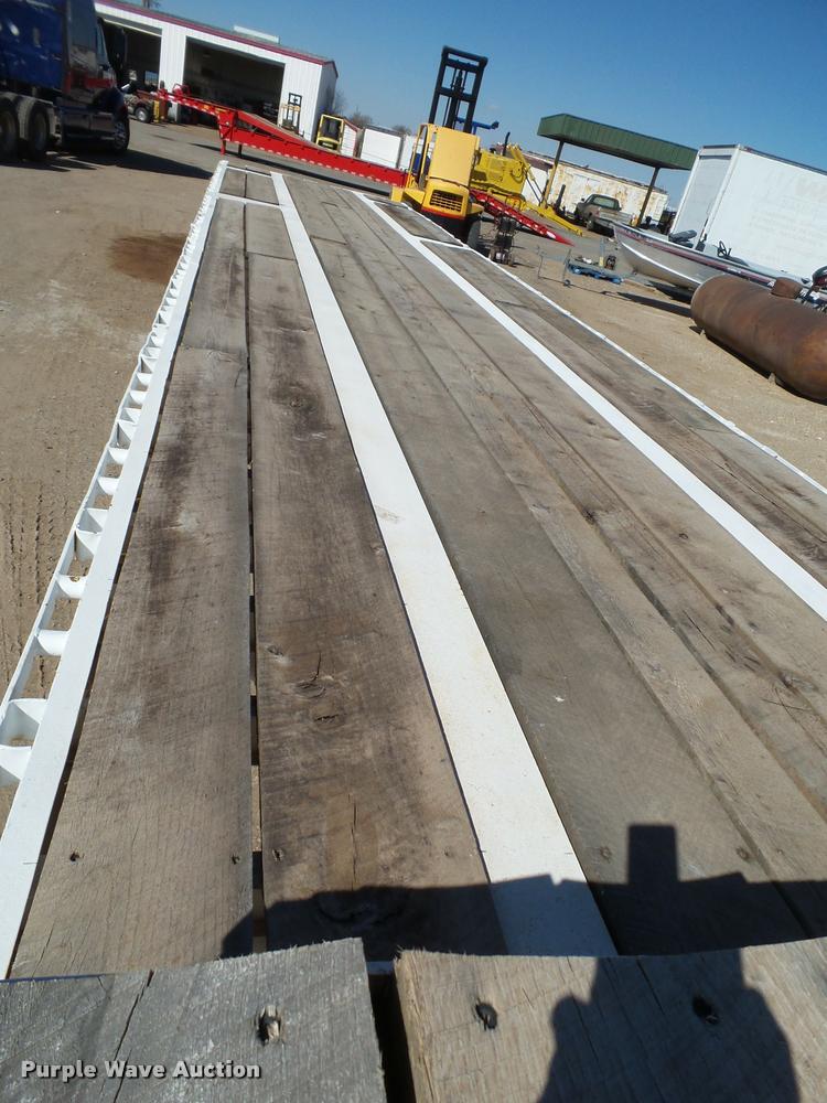 image for item BJ9276 1992 Oshkosh drop deck trailer