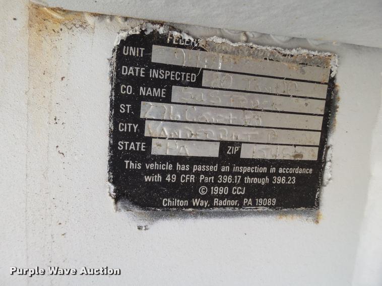 image for item BJ9276 1992 Oshkosh drop deck trailer