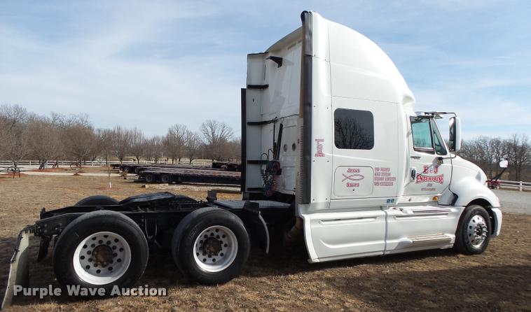 image for item DA2529 2009 International ProStar Eagle semi truck