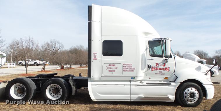 image for item DA2529 2009 International ProStar Eagle semi truck