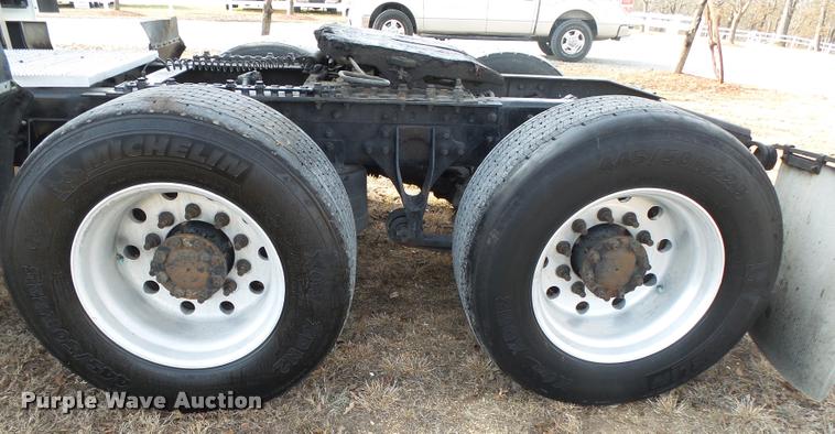 image for item DA2529 2009 International ProStar Eagle semi truck