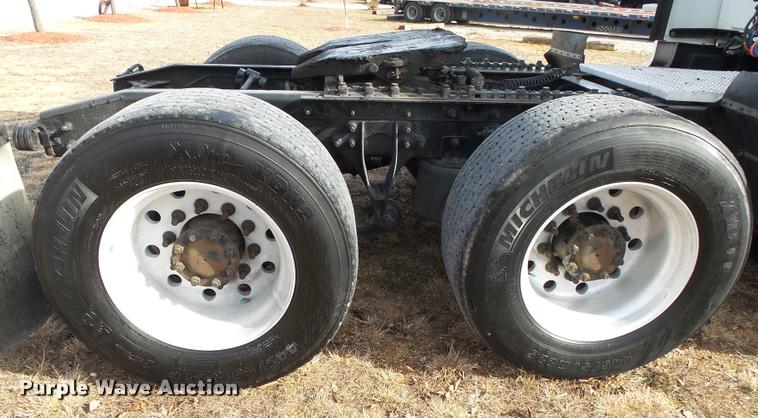 image for item DA2529 2009 International ProStar Eagle semi truck