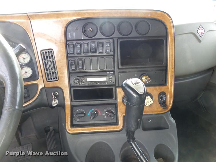 image for item DA2529 2009 International ProStar Eagle semi truck