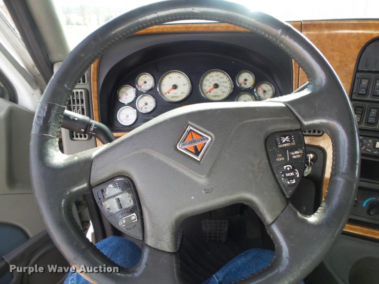image for item DA2529 2009 International ProStar Eagle semi truck