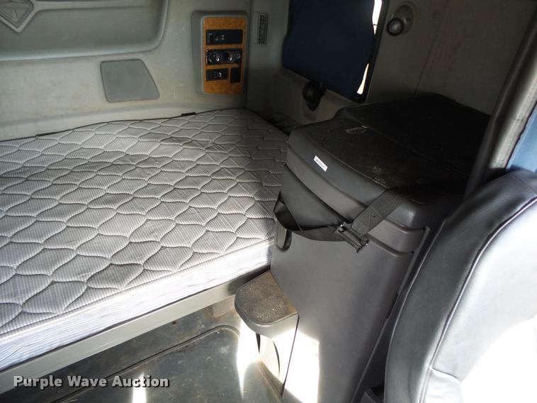 image for item DA2529 2009 International ProStar Eagle semi truck