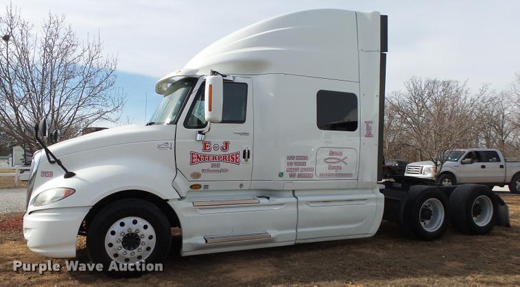 image for item DA2530 2010 International ProStar Eagle semi truck