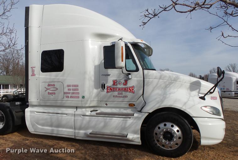 image for item DA2530 2010 International ProStar Eagle semi truck