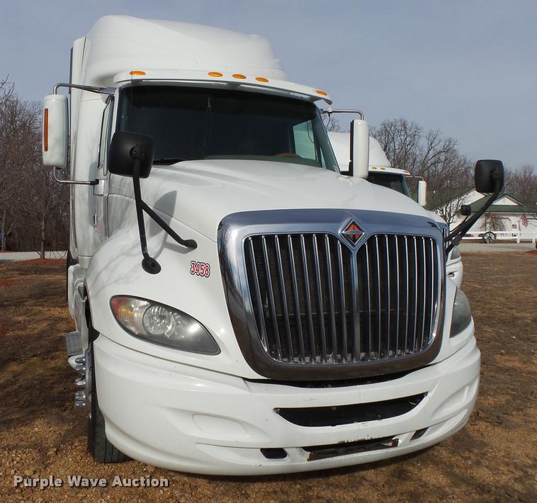 image for item DA2530 2010 International ProStar Eagle semi truck