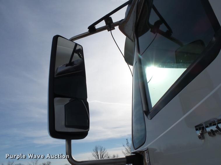 image for item DA2530 2010 International ProStar Eagle semi truck