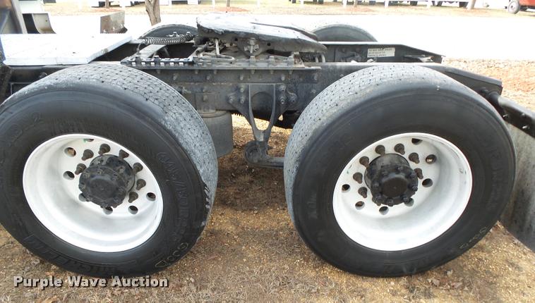 image for item DA2530 2010 International ProStar Eagle semi truck