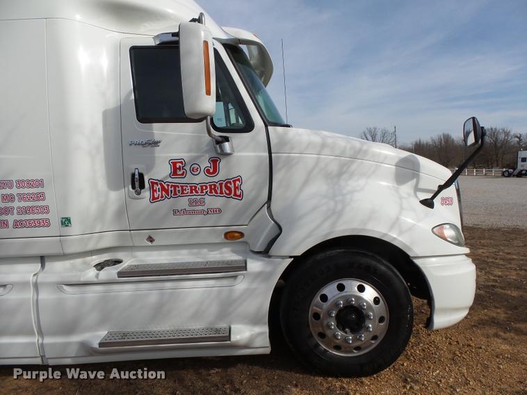 image for item DA2530 2010 International ProStar Eagle semi truck