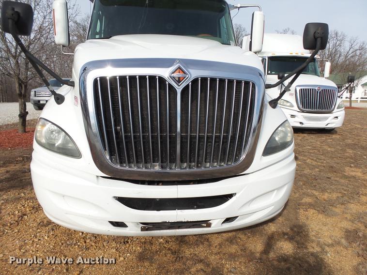 image for item DA2530 2010 International ProStar Eagle semi truck