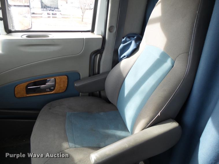 image for item DA2530 2010 International ProStar Eagle semi truck