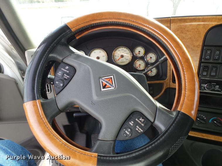 image for item DA2530 2010 International ProStar Eagle semi truck