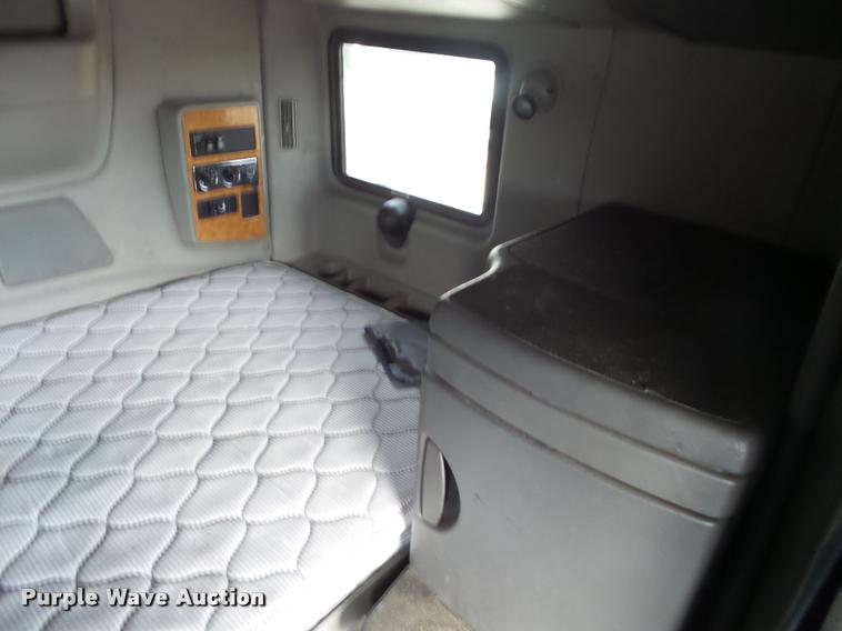 image for item DA2530 2010 International ProStar Eagle semi truck