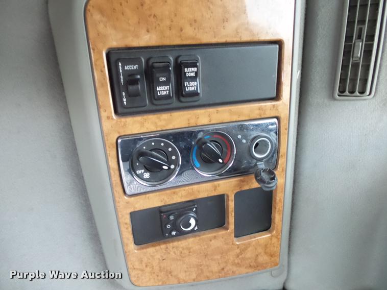 image for item DA2530 2010 International ProStar Eagle semi truck