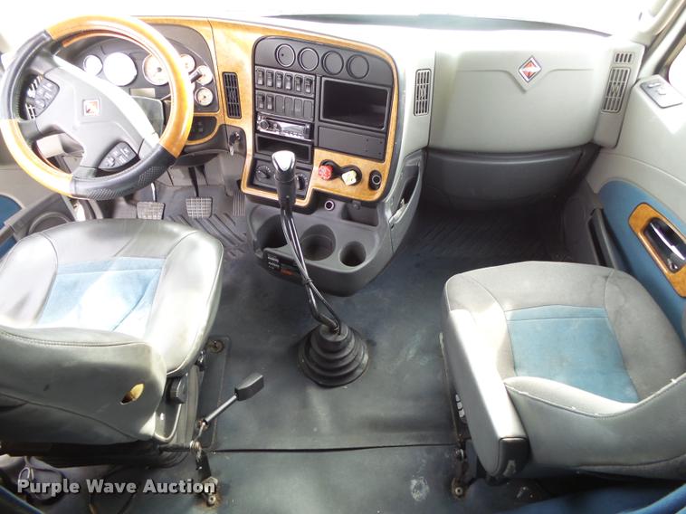 image for item DA2530 2010 International ProStar Eagle semi truck