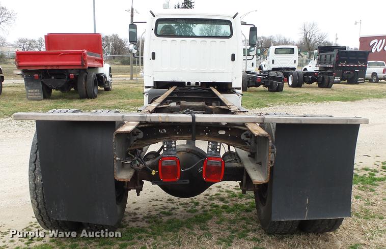 image for item DA2567 2007 Freightliner Business Class M2 truck cab and chassis