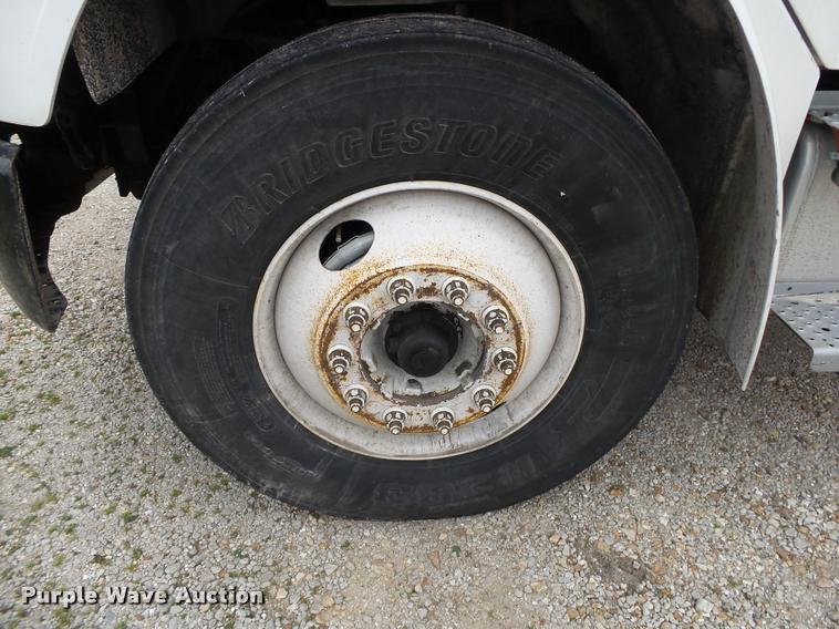 image for item DA2567 2007 Freightliner Business Class M2 truck cab and chassis