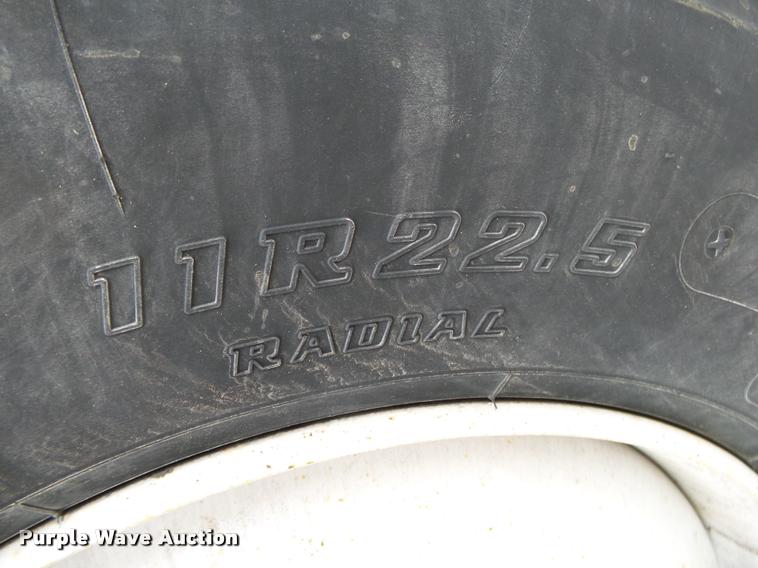 image for item DA2567 2007 Freightliner Business Class M2 truck cab and chassis