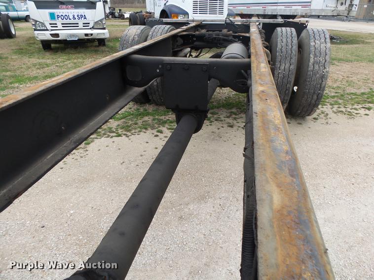 image for item DA2567 2007 Freightliner Business Class M2 truck cab and chassis