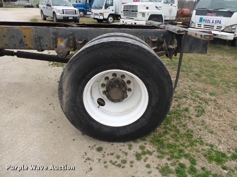 image for item DA2567 2007 Freightliner Business Class M2 truck cab and chassis