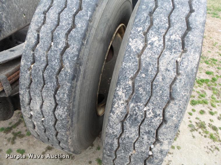 image for item DA2567 2007 Freightliner Business Class M2 truck cab and chassis