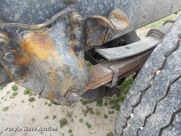 image for item DA2567 2007 Freightliner Business Class M2 truck cab and chassis