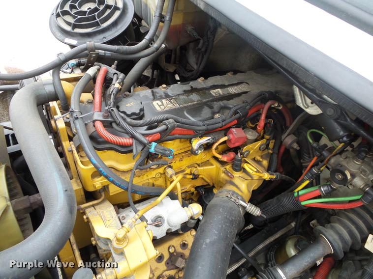 image for item DA2567 2007 Freightliner Business Class M2 truck cab and chassis