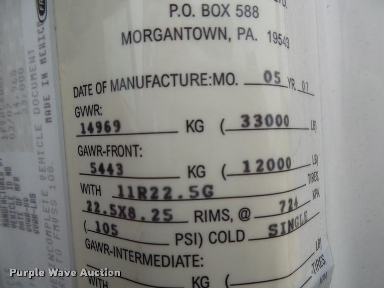 image for item DA2567 2007 Freightliner Business Class M2 truck cab and chassis