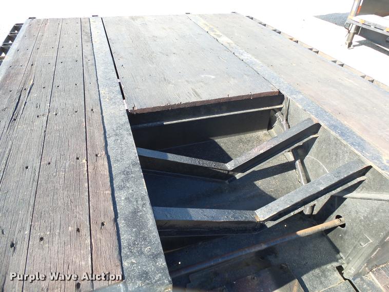 image for item DA2585 2002 Doonan 482DB146 drop deck trailer