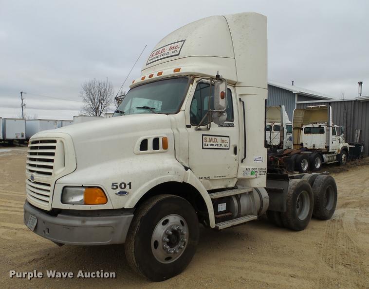 image for item DA7250 1997 Ford AT9513 Aeromax 113 semi truck