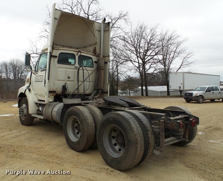 image for item DA7250 1997 Ford AT9513 Aeromax 113 semi truck