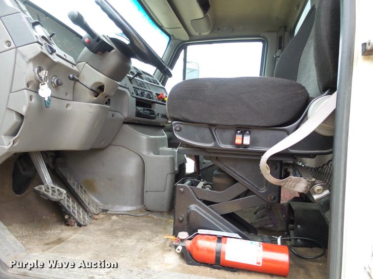 image for item DA7250 1997 Ford AT9513 Aeromax 113 semi truck