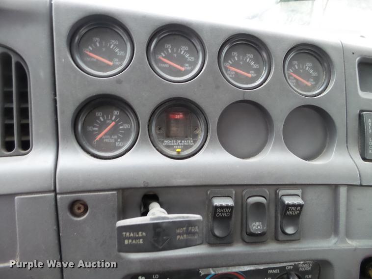 image for item DA7250 1997 Ford AT9513 Aeromax 113 semi truck