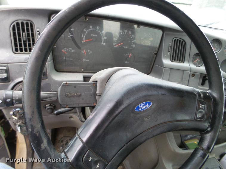 image for item DA7250 1997 Ford AT9513 Aeromax 113 semi truck