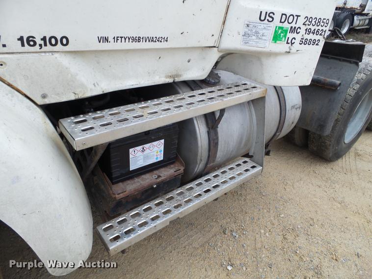 image for item DA7250 1997 Ford AT9513 Aeromax 113 semi truck