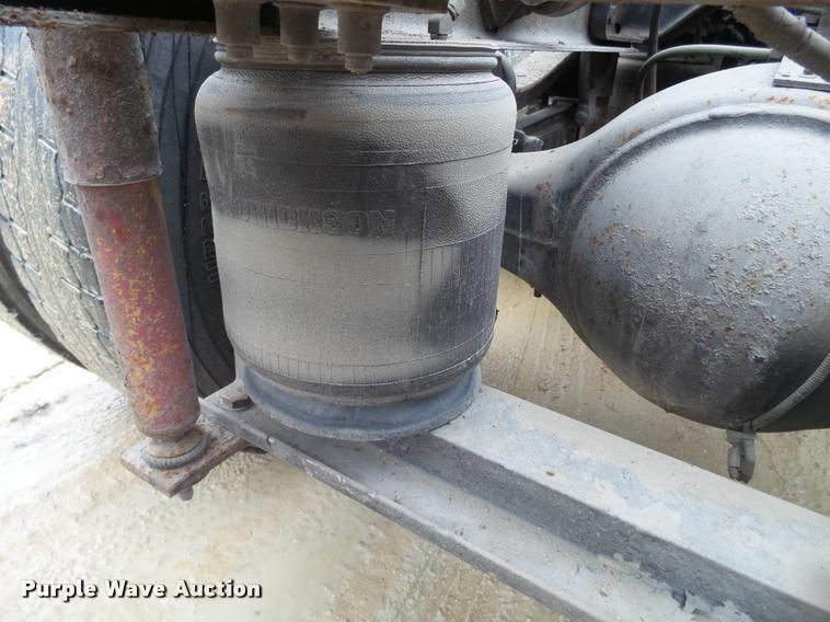 image for item DA7250 1997 Ford AT9513 Aeromax 113 semi truck