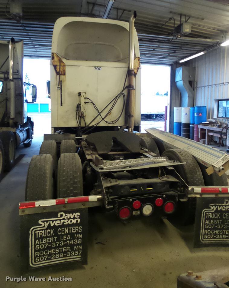 image for item DA7251 1999 Sterling A9513 semi truck